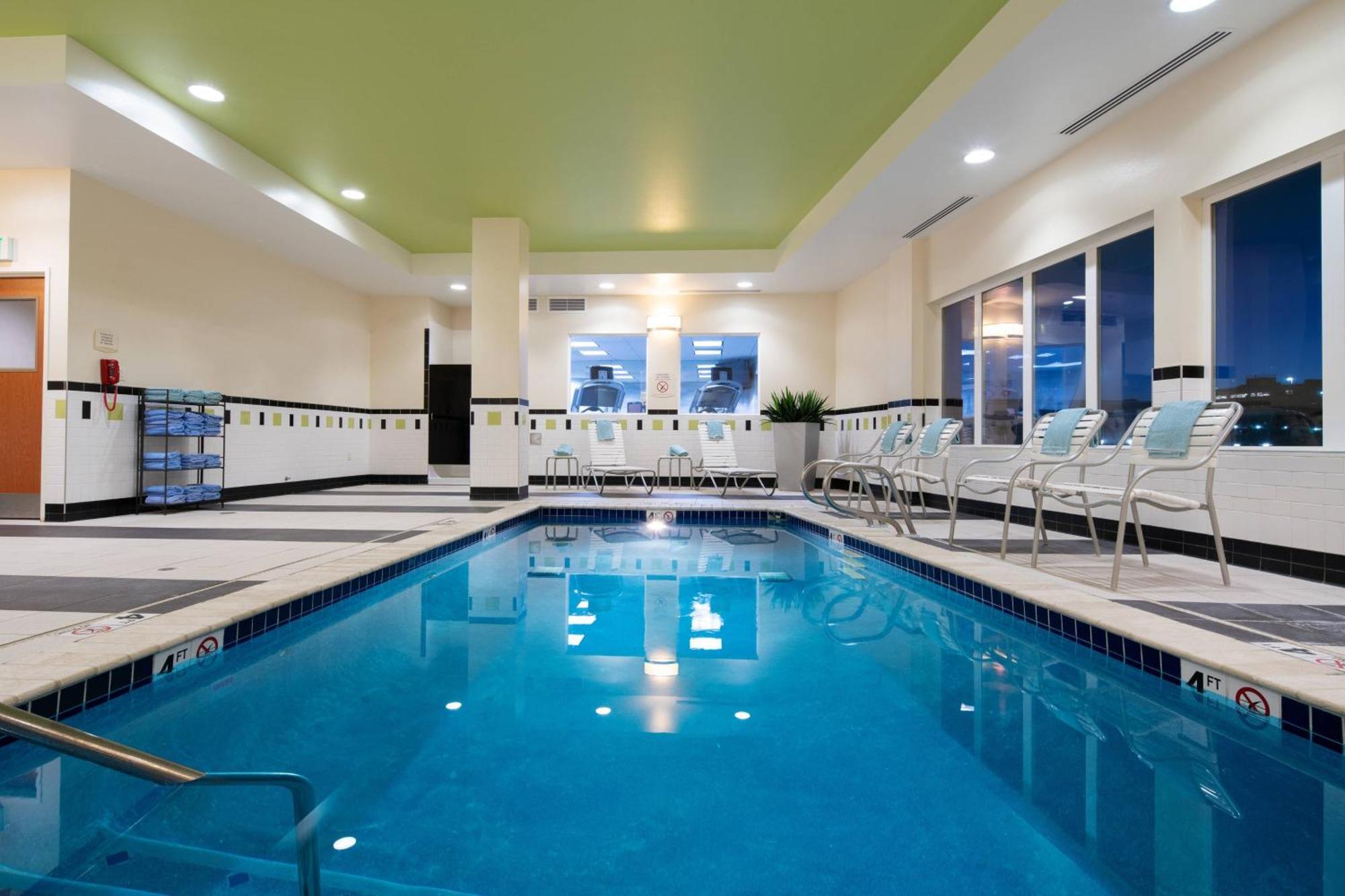 Fairfield Inn & Suites Seattle Бремертън Екстериор снимка