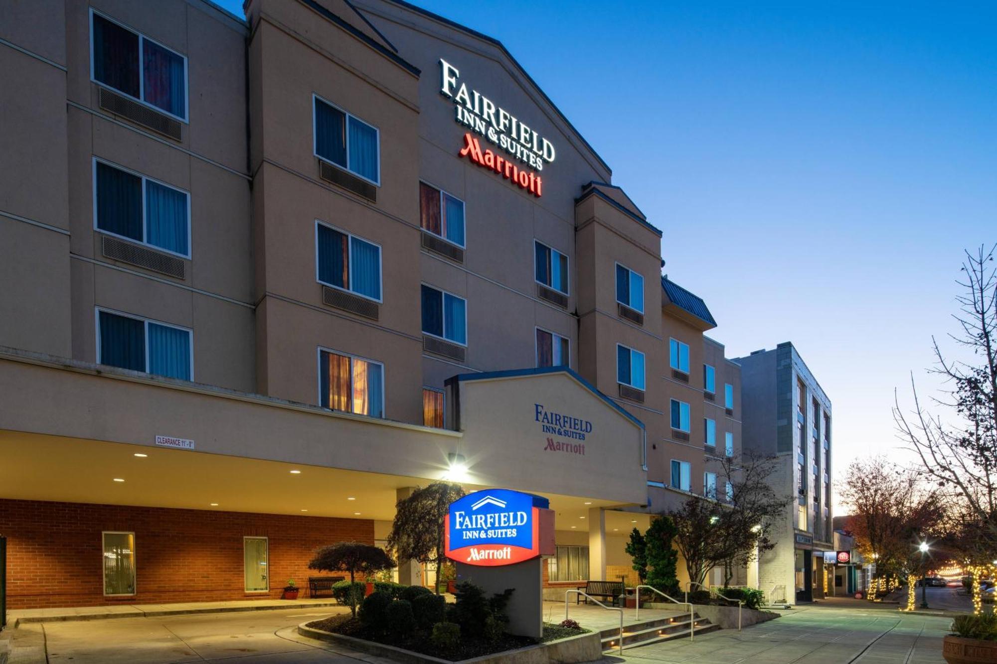 Fairfield Inn & Suites Seattle Бремертън Екстериор снимка