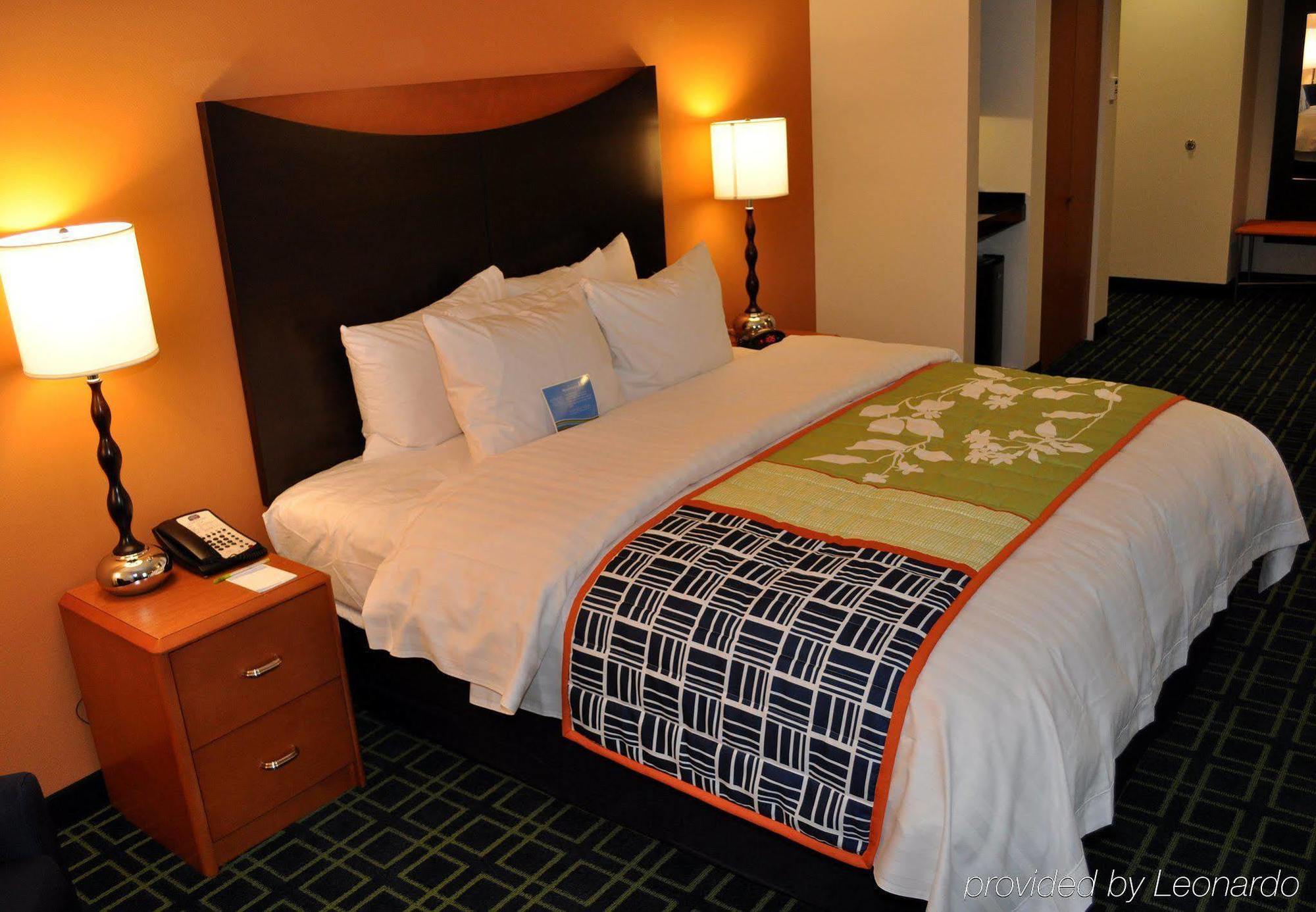 Fairfield Inn & Suites Seattle Бремертън Стая снимка