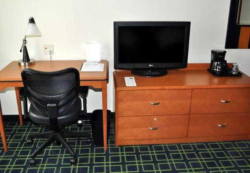 Fairfield Inn & Suites Seattle Бремертън Екстериор снимка